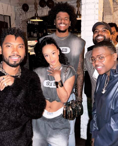 马竞客场成绩不佳引质疑 西蒙尼霸气回应：我们在诺坎普的表现很好（客场战绩欠佳惹质疑，西蒙尼强硬回应：我们在诺坎普踢得不错）