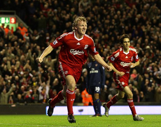 东契奇伤退，球队面临挑战（东契奇因伤退场，球队迎来考验）