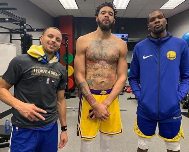 队报专栏：对阵毕尔巴鄂竞技，杜埃复出并小试牛刀（队报专栏：复出首秀对阵毕尔巴鄂竞技，杜埃小试身手）