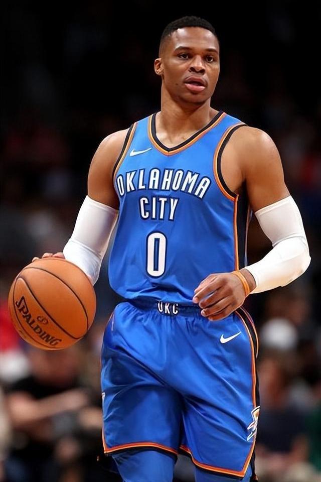 球迷宠儿！哈特扭脚伤退 麦迪逊广场花园观众起立鼓掌致敬（人气球员哈特脚踝扭伤退赛，麦迪逊广场花园全场起立鼓掌致敬）