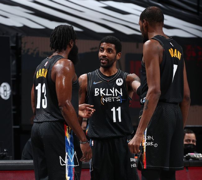 对手的防守直接被拆散（对手防线瞬间瓦解）