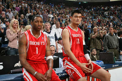 校领导亲自下场应战，他曾也是篮球少年（校领导亲自上场迎战，他曾是篮球少年）