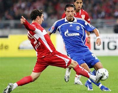 马绍尔半场高效表现，助力球队领先（马绍尔上半场高效发挥，带队取得领先）