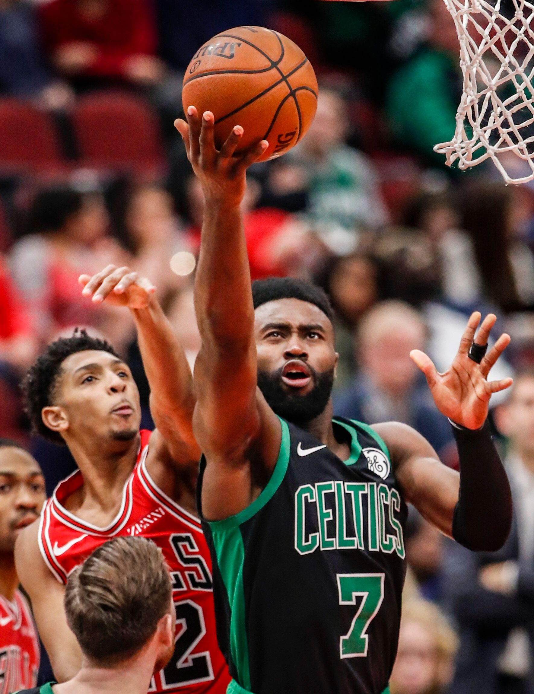 跟队：纽卡在监控伊萨克的身体状况，他将回到英国参加友谊赛（队记：纽卡密切监控伊萨克身体状况，球员将返英参加友谊赛）