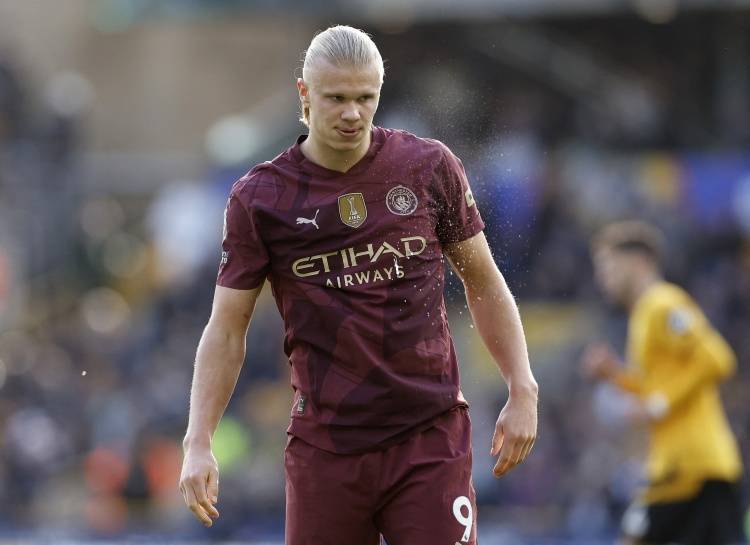 她在轮椅上“投中”梦想（轮椅上的她，投进了梦想）