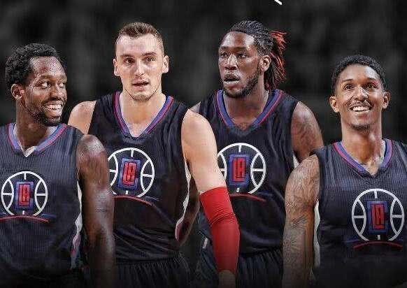 孔蒂：祝贺球员们，必须对他们说谢谢、谢谢、再谢谢（孔蒂：向球员们表示祝贺，我要对他们说三声“谢谢”）