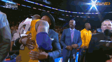 NBA：湖人险胜火箭 詹姆斯砍下38分（NBA：湖人惊险力克火箭，詹姆斯轰下38分）