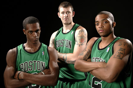 六台记者：不知道皇马在打什么，不如明天就请回穆里尼奥（六台记者质疑皇马踢法：不如明天就请穆里尼奥回归）