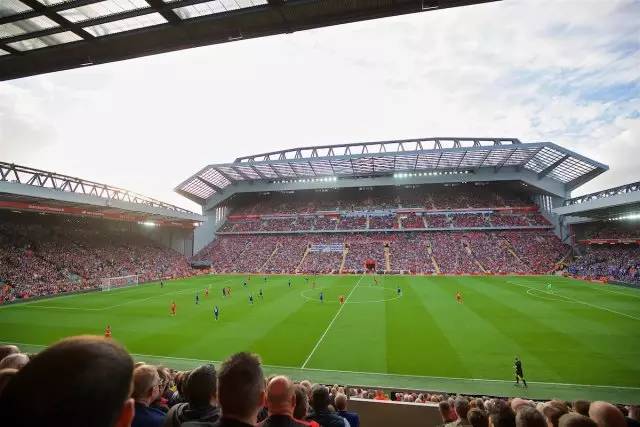 博主：东欧球队争夺萨缅托，但球员本人更倾向于征战中超（博主称东欧多队竞逐萨缅托，球员更倾向投身中超）