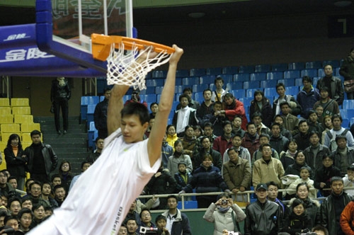 王上源：希望下次能够拿回冠军奖杯献给河南球迷（王上源：盼下次捧回冠军奖杯，献给河南球迷）