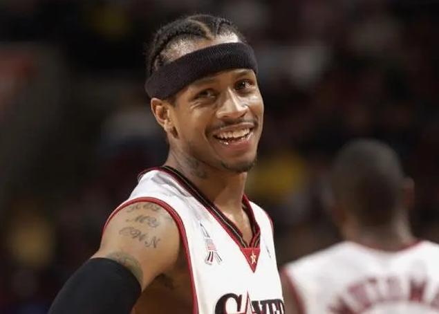 泰州主帅：苏超开赛阶段曾在凌晨接到愤怒球迷打来的质问电话（泰州主帅称苏超开局期间曾在凌晨接到愤怒球迷的质问来电）