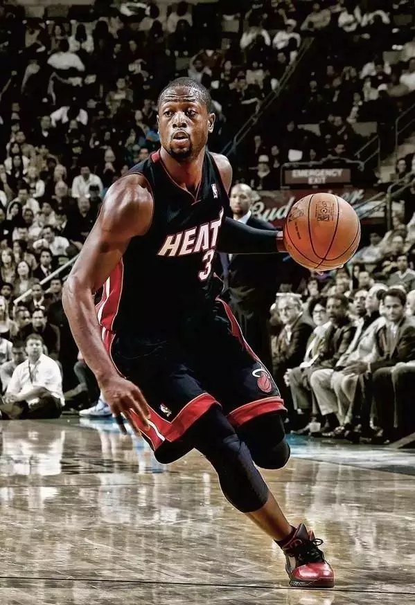 格里芬谈与保罗、小乔丹通话：只是聊天开玩笑，没提保罗那事（格里芬称与保罗、小乔丹通话只是闲聊和玩笑，未触及保罗话题）