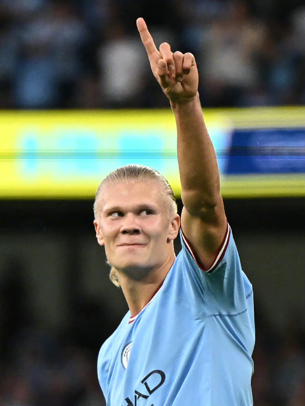 乔-罗顿：我对出现在边路区域感到自如，我很喜欢踢这个位置（乔-罗顿：踢边路让我感到从容，我非常喜欢这个位置）